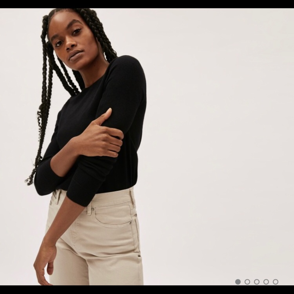 Everlane black cashmere crew